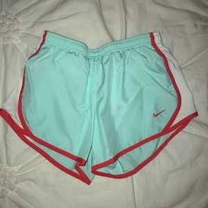 Girls medium Nike shorts